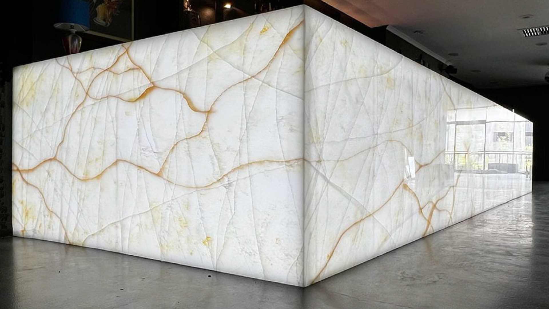 White-Onxy-03
